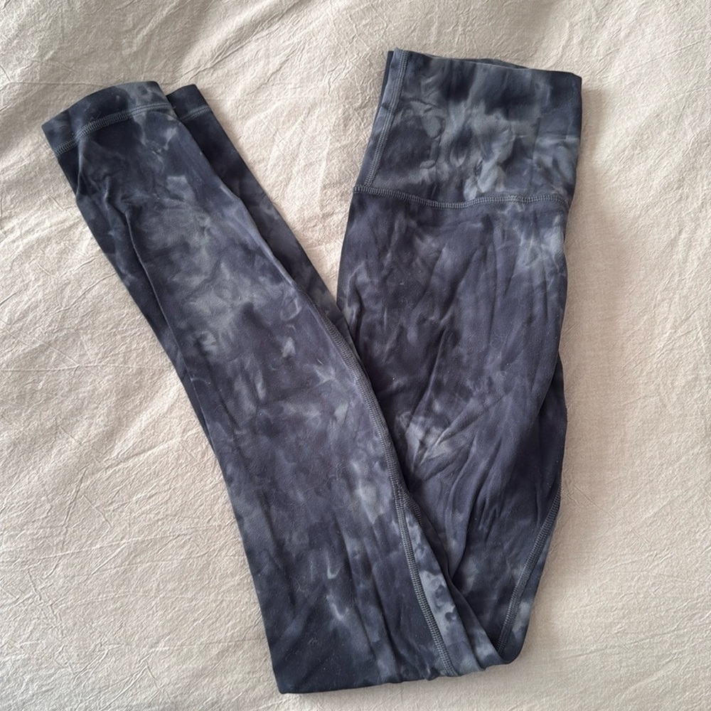 Lululemon blue/grey tie dye align leggings